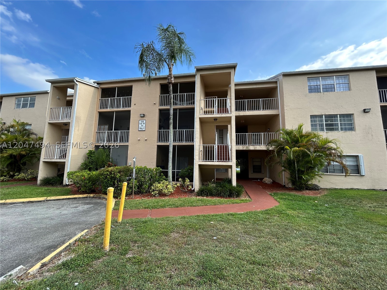 HAMMOCKS TRAILS CONDO - Residential