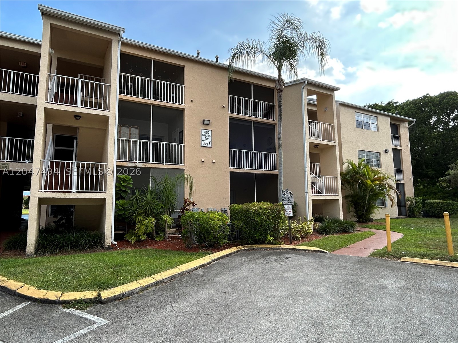 HAMMOCKS TRAILS CONDO - Residential