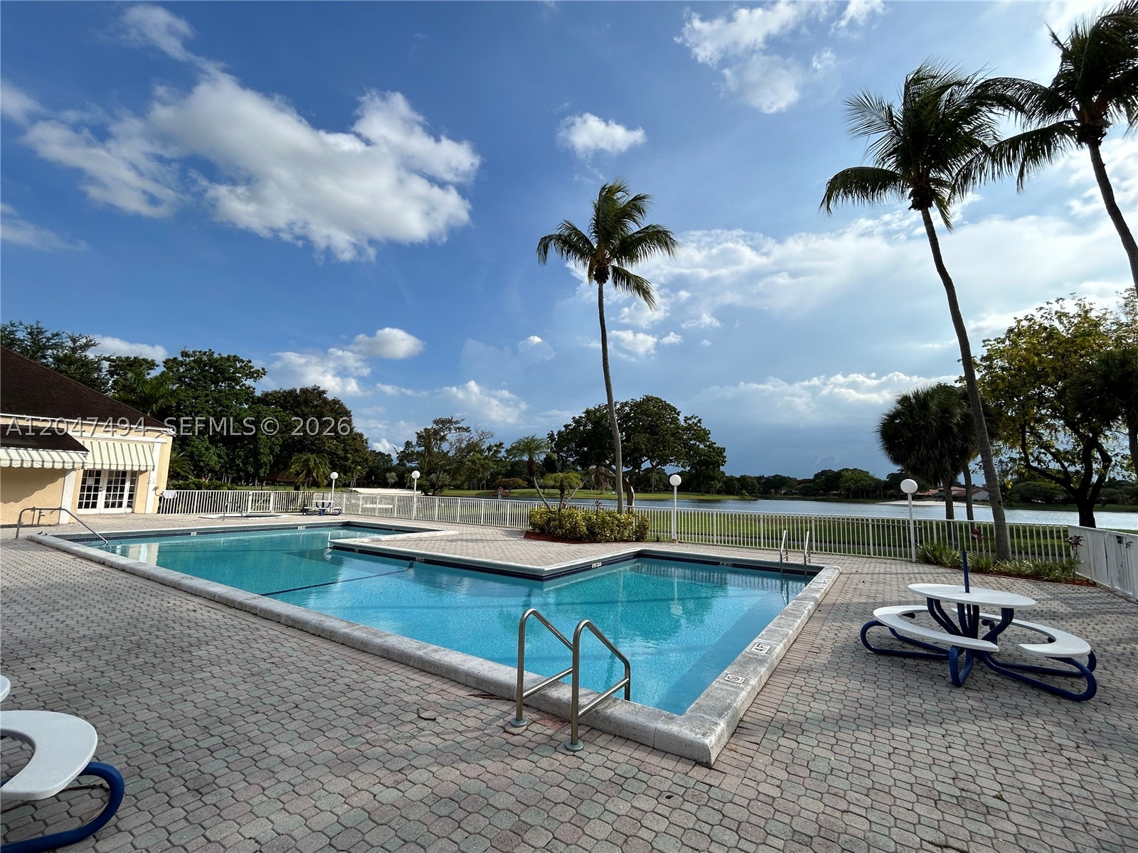 HAMMOCKS TRAILS CONDO - Residential