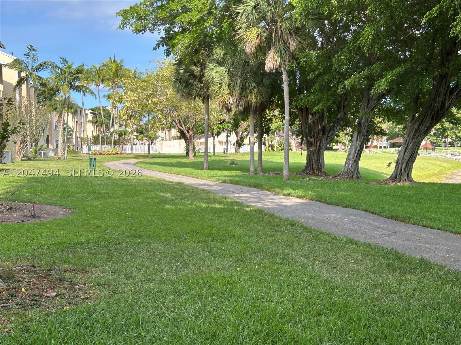HAMMOCKS TRAILS CONDO - Residential