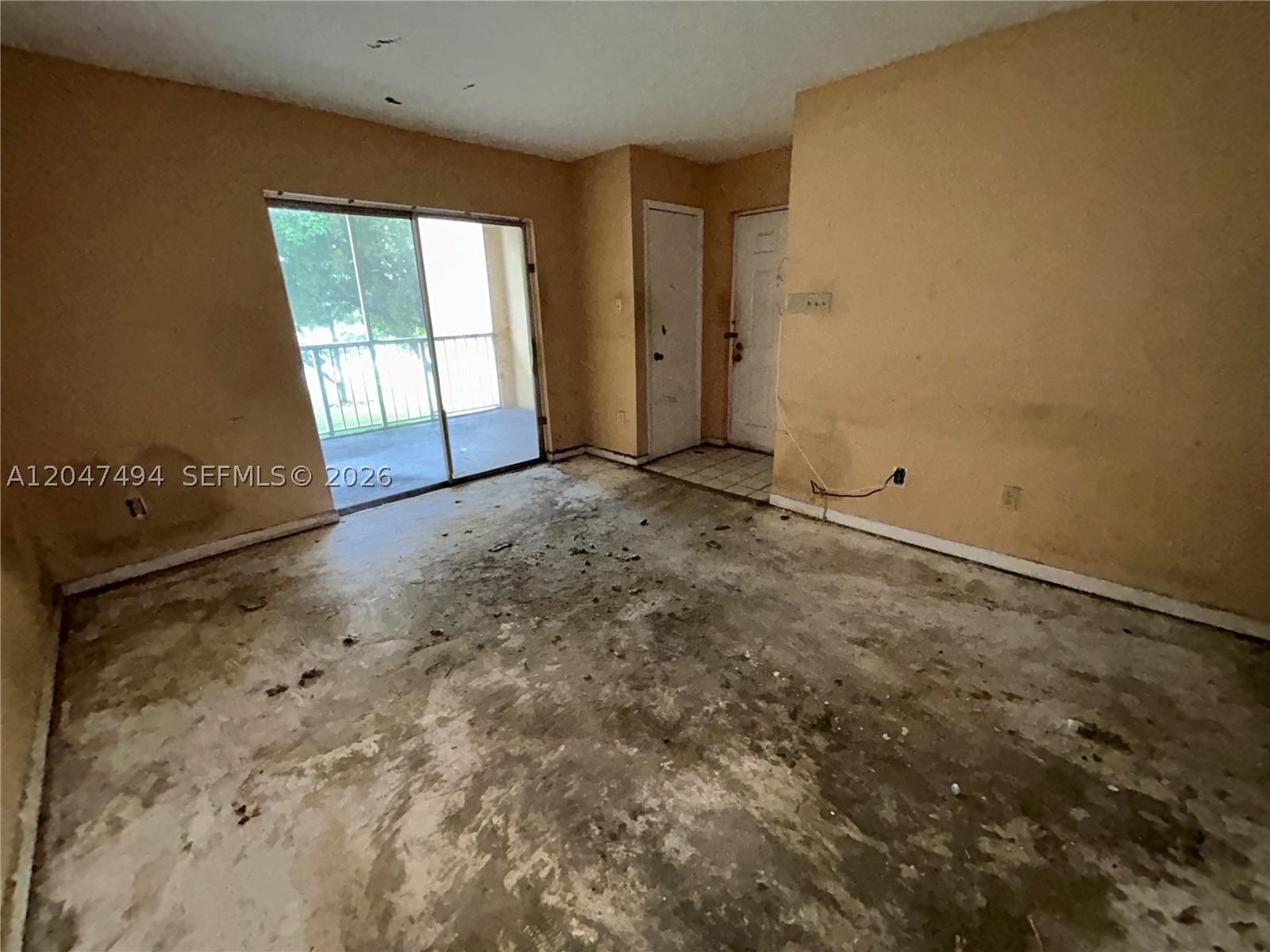 HAMMOCKS TRAILS CONDO - Residential