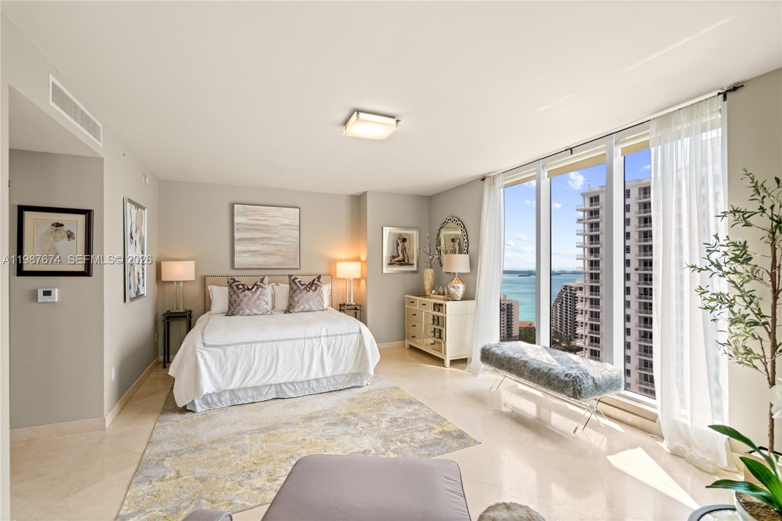 CARBONELL CONDO - Residential