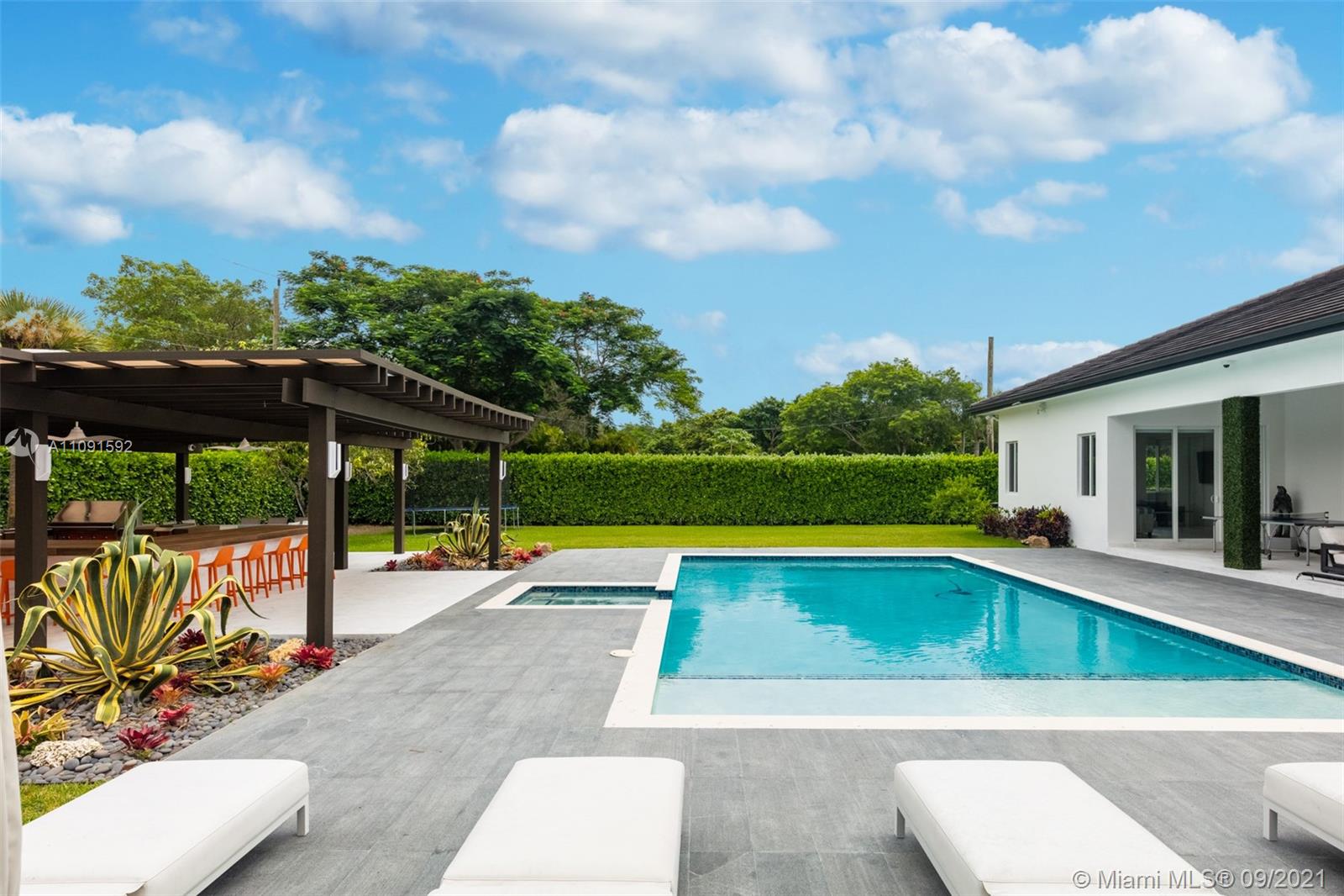 PINE TREE ESTATES - Residential