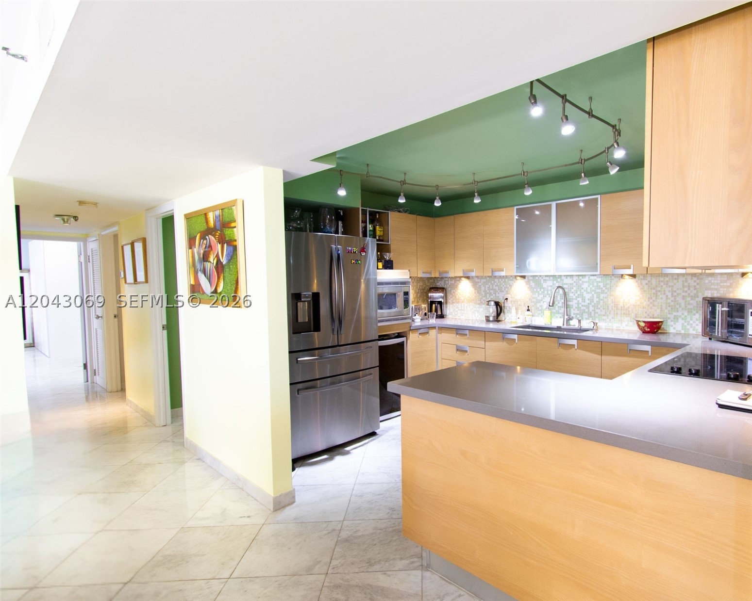THE GEORGIAN CONDO Ph-1010 - Residential Lease