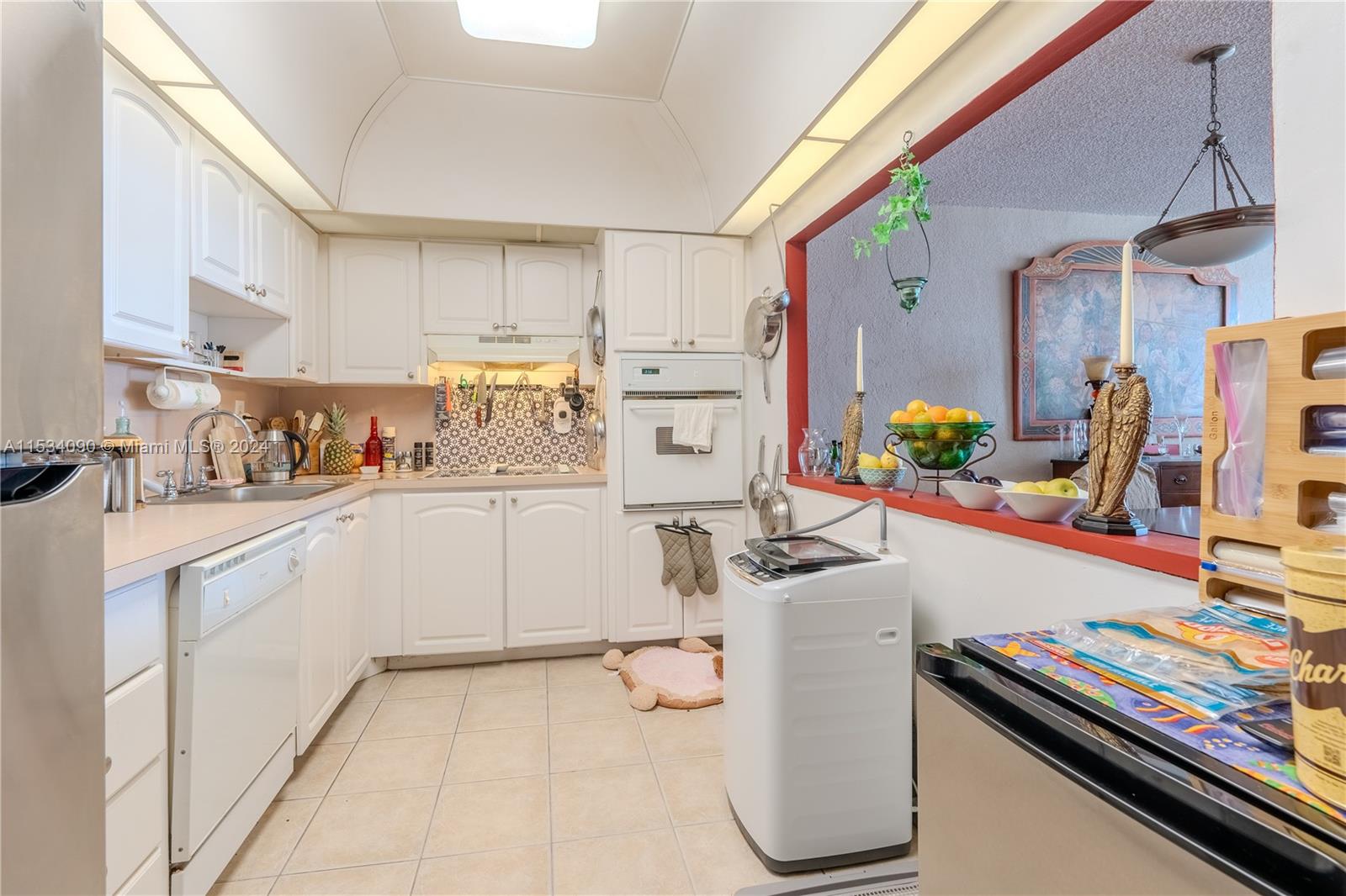OCEANVIEW BUILDING A COND - Residential