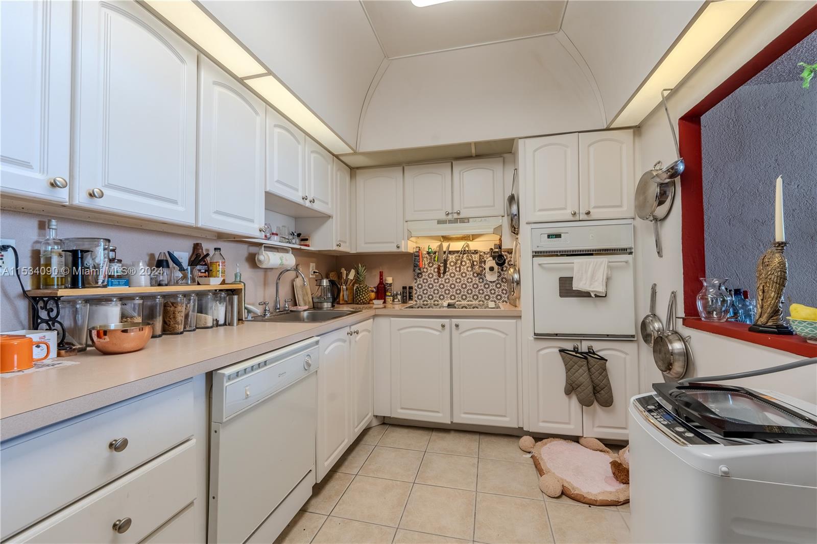 OCEANVIEW BUILDING A COND - Residential