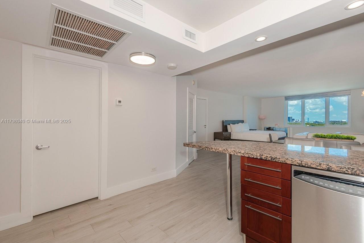 RONEY PALACE CONDO - Residential