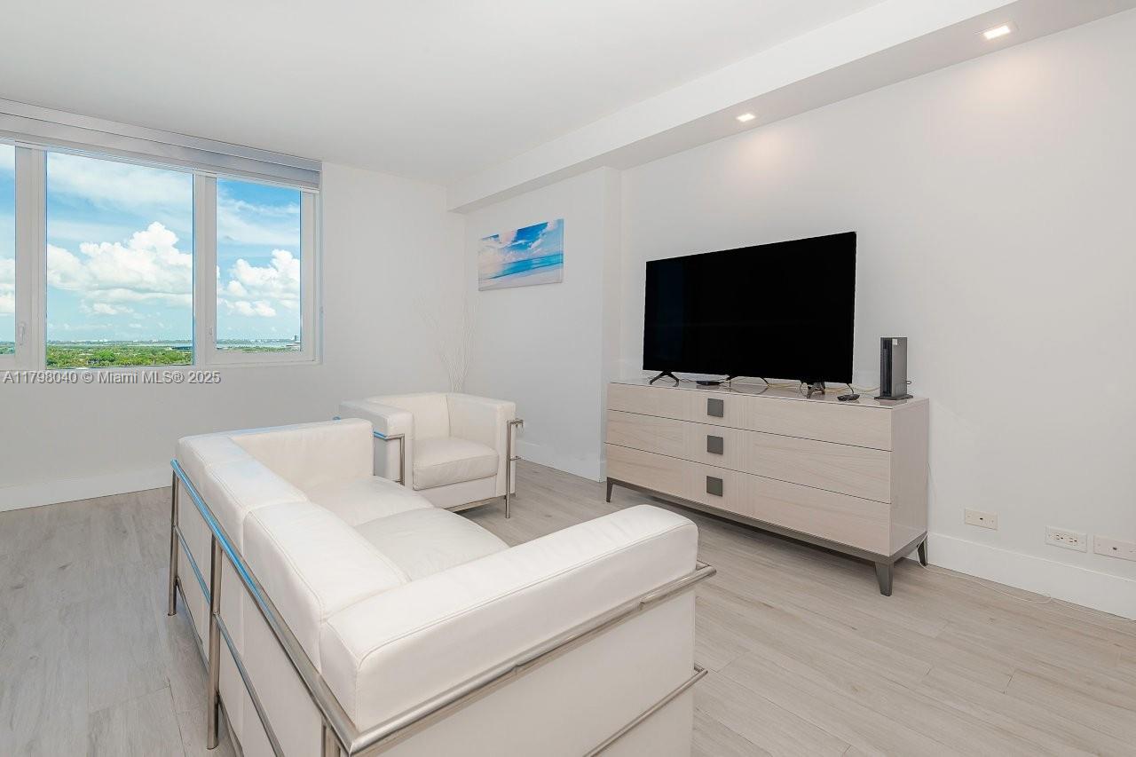 RONEY PALACE CONDO - Residential