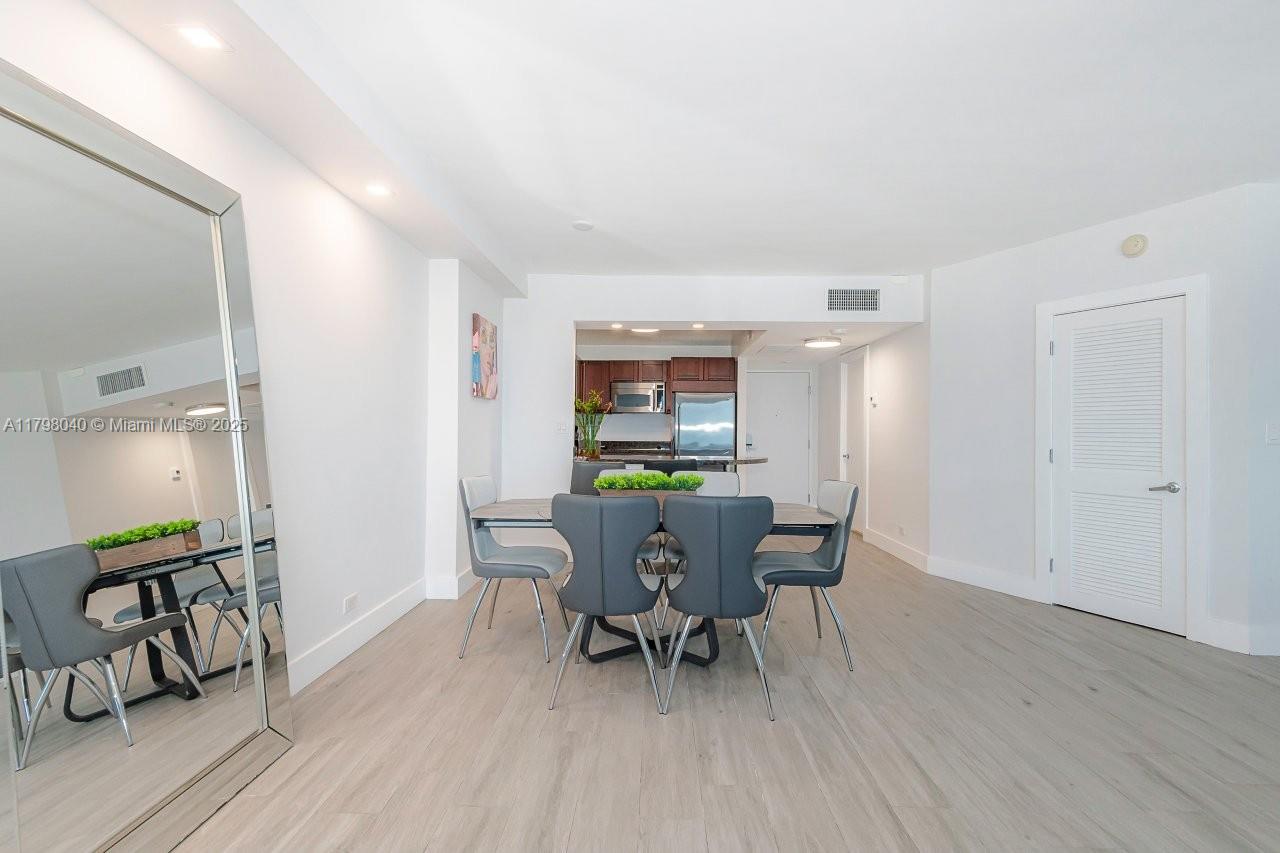 RONEY PALACE CONDO - Residential