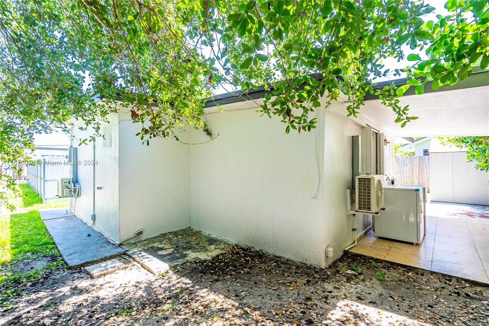 CORAL VILLAS REV - Residential Lease