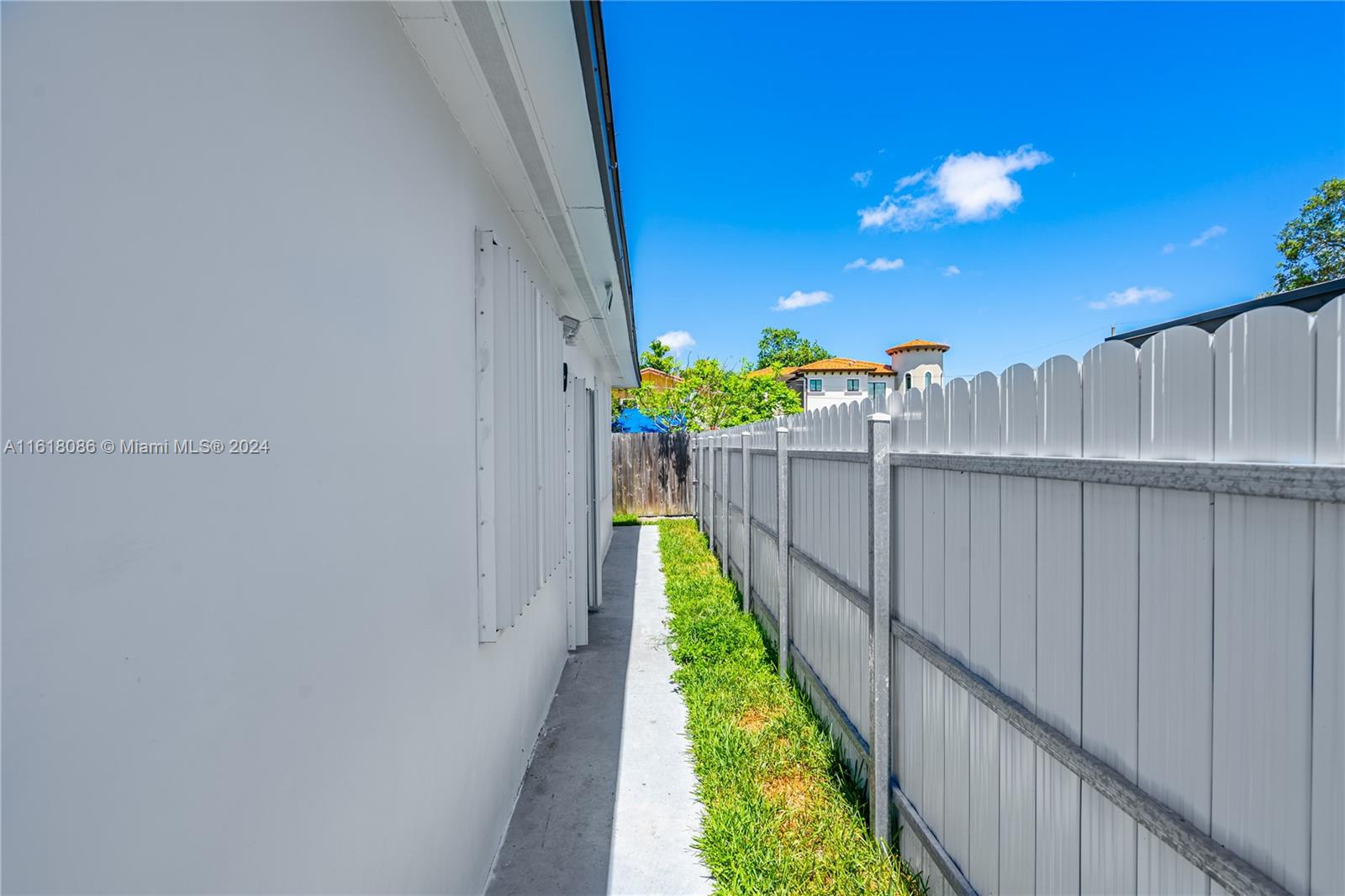 CORAL VILLAS REV - Residential Lease