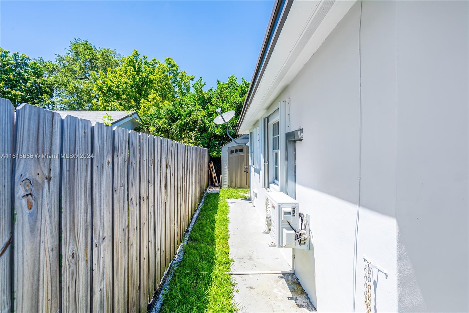 CORAL VILLAS REV - Residential Lease