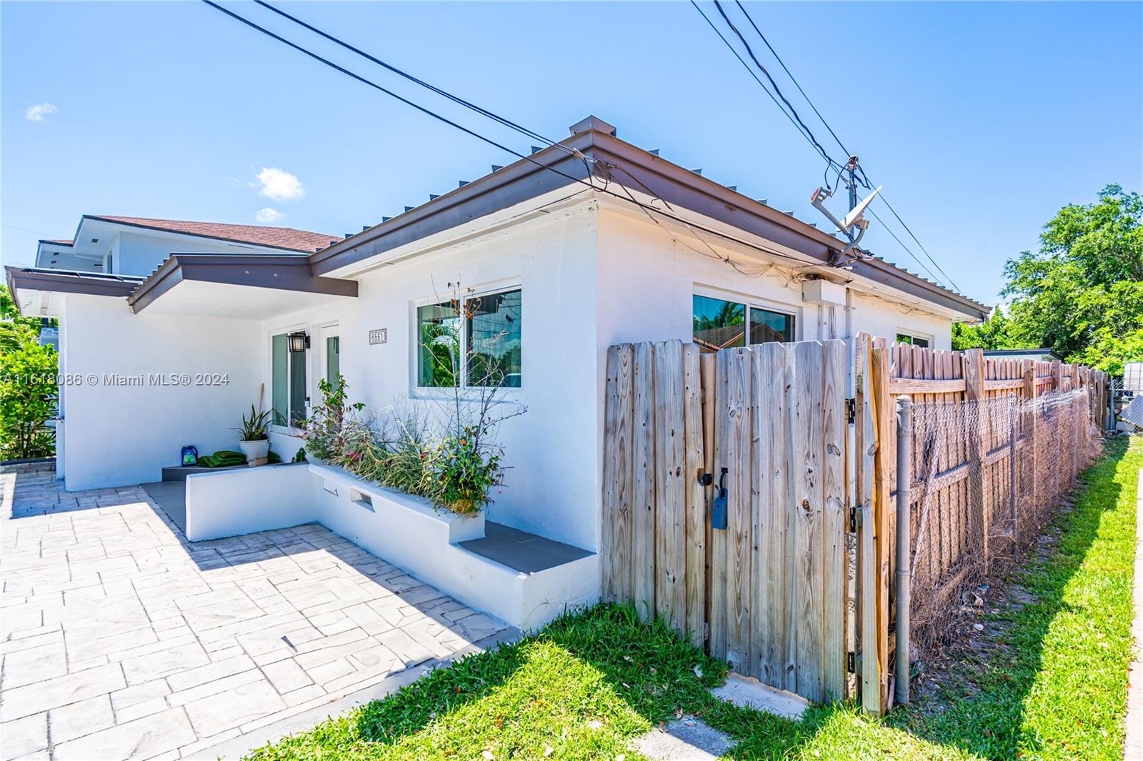 CORAL VILLAS REV - Residential Lease