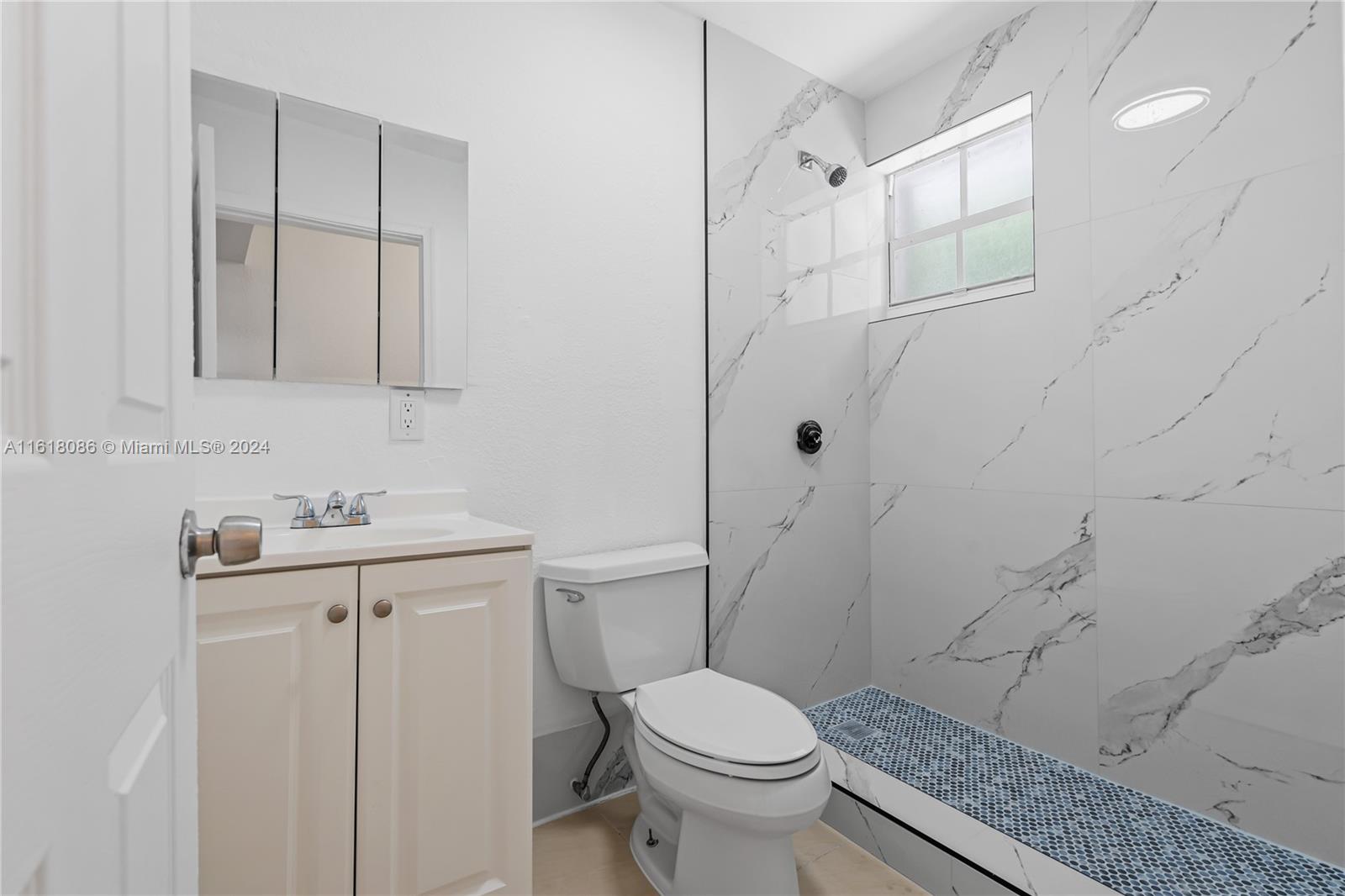 CORAL VILLAS REV - Residential Lease