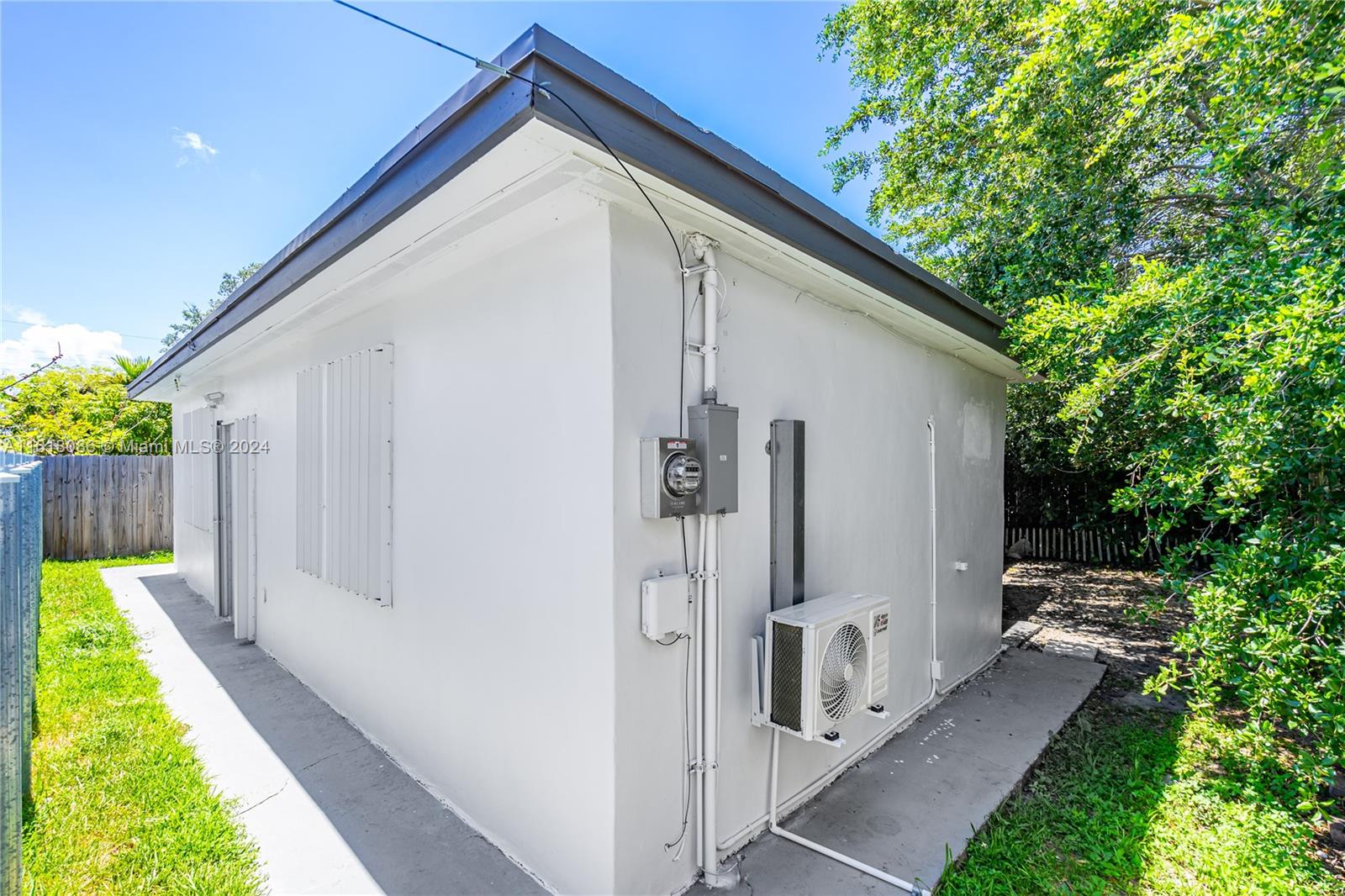 CORAL VILLAS REV - Residential Lease