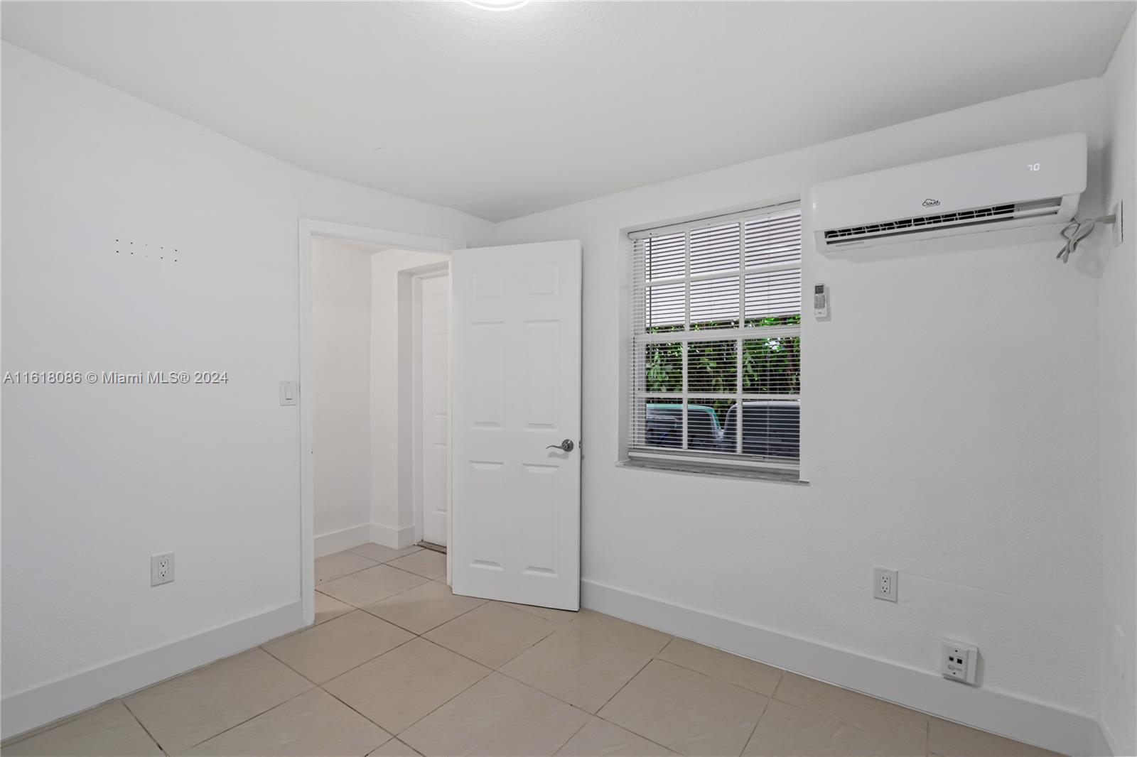 CORAL VILLAS REV - Residential Lease