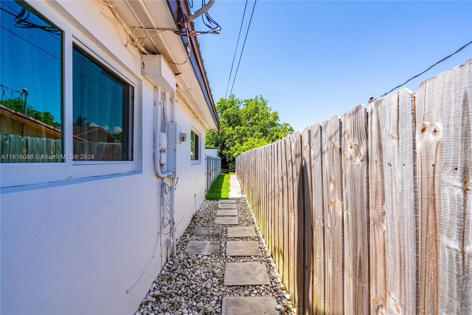 CORAL VILLAS REV - Residential Lease