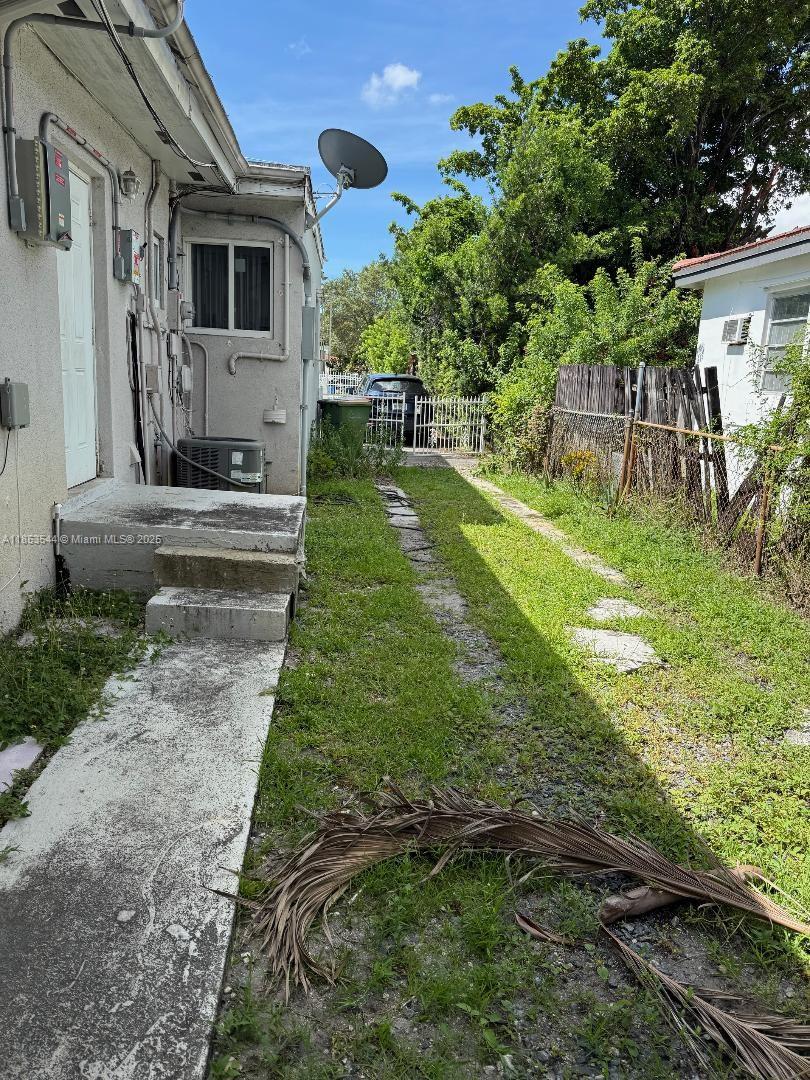 POINCIANNA MANOR SEC 2 - Residential