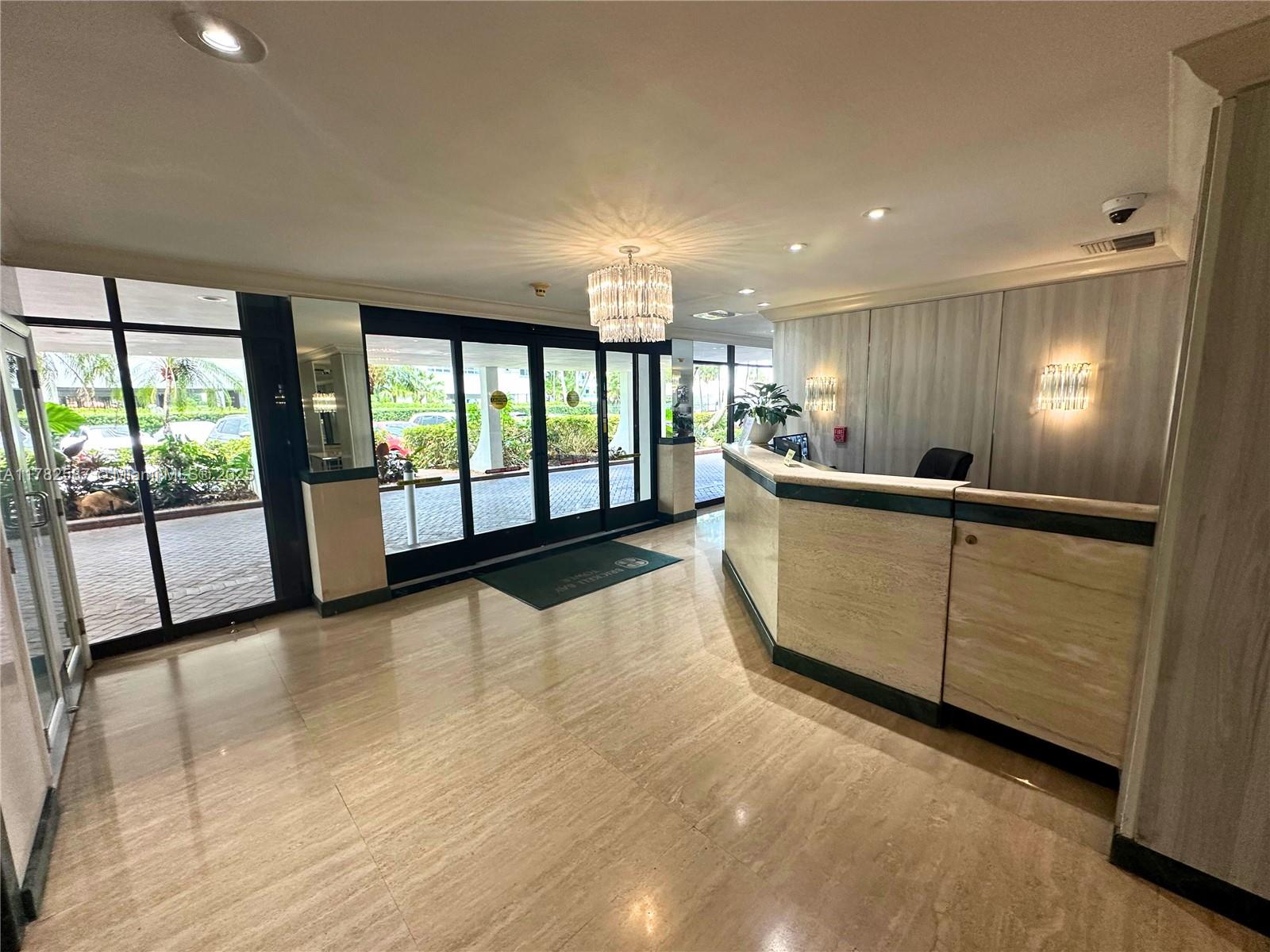BRICKELL BAY TOWER CONDO - Residential