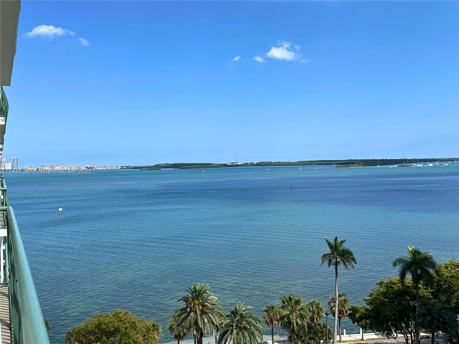 BRICKELL BAY TOWER CONDO - Residential