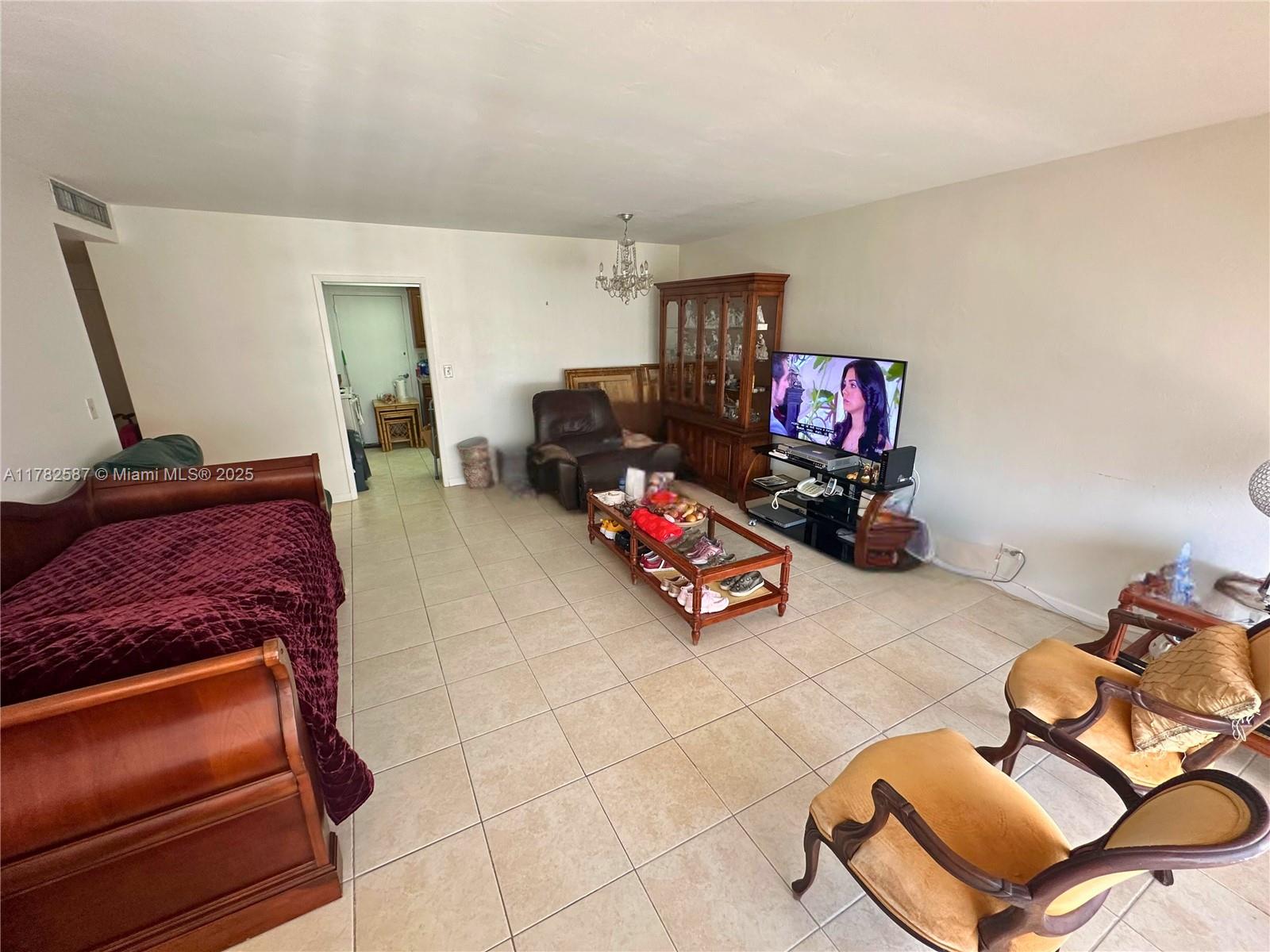 BRICKELL BAY TOWER CONDO - Residential