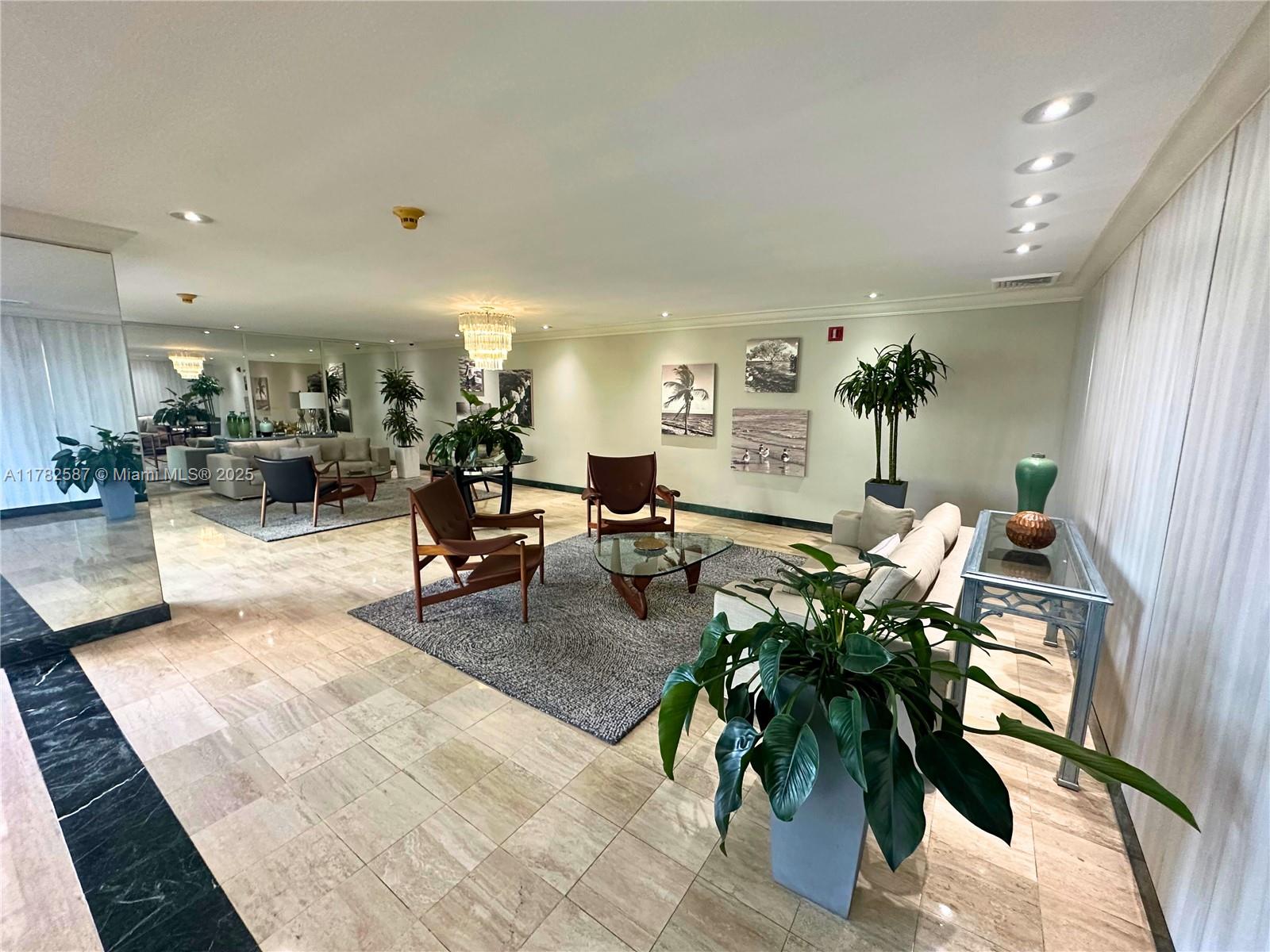 BRICKELL BAY TOWER CONDO - Residential
