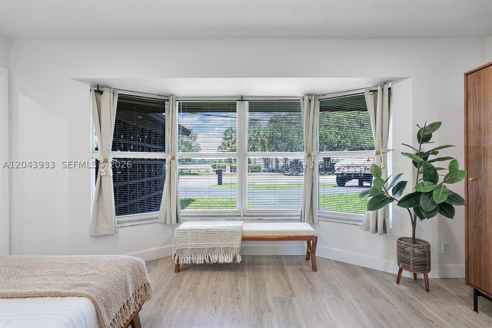 ROYAL PALM ACRES THIRD SE - Residential Lease