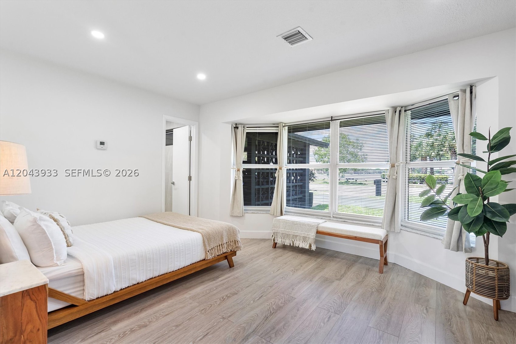 ROYAL PALM ACRES THIRD SE - Residential Lease