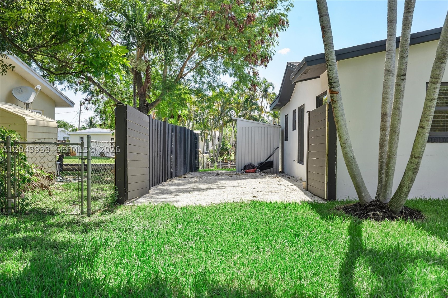 ROYAL PALM ACRES THIRD SE - Residential Lease
