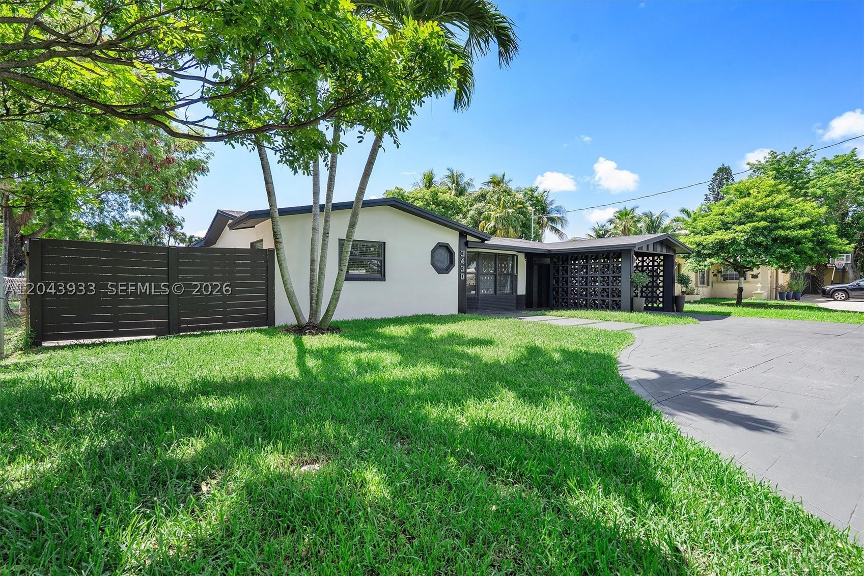 ROYAL PALM ACRES THIRD SE - Residential Lease