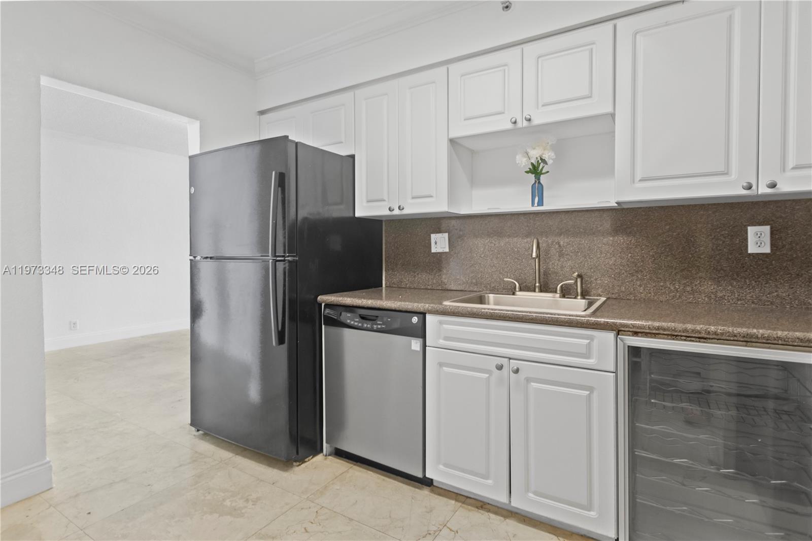 WAVE CONDO - Residential