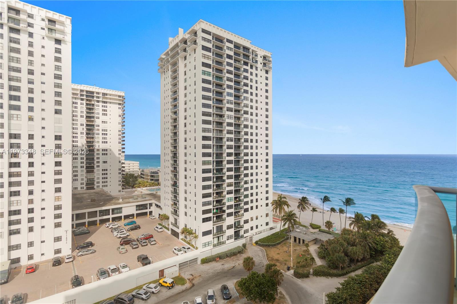 WAVE CONDO - Residential