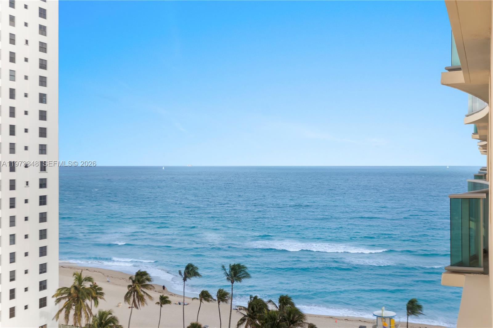 WAVE CONDO - Residential