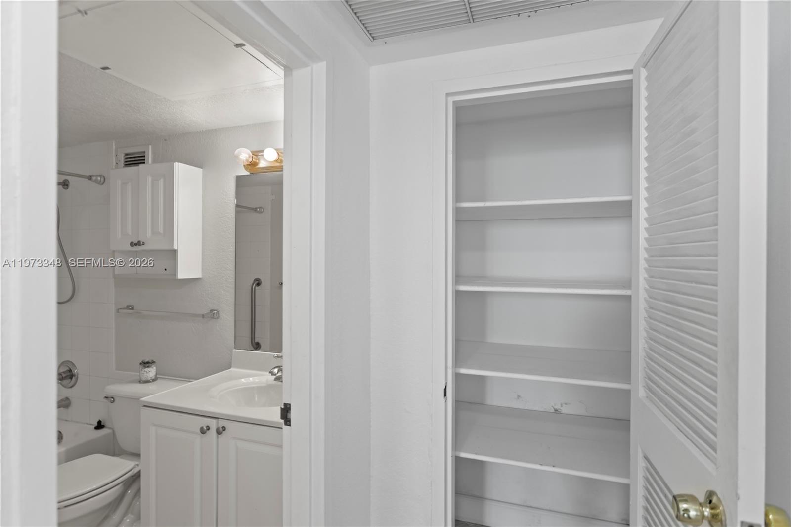 WAVE CONDO - Residential
