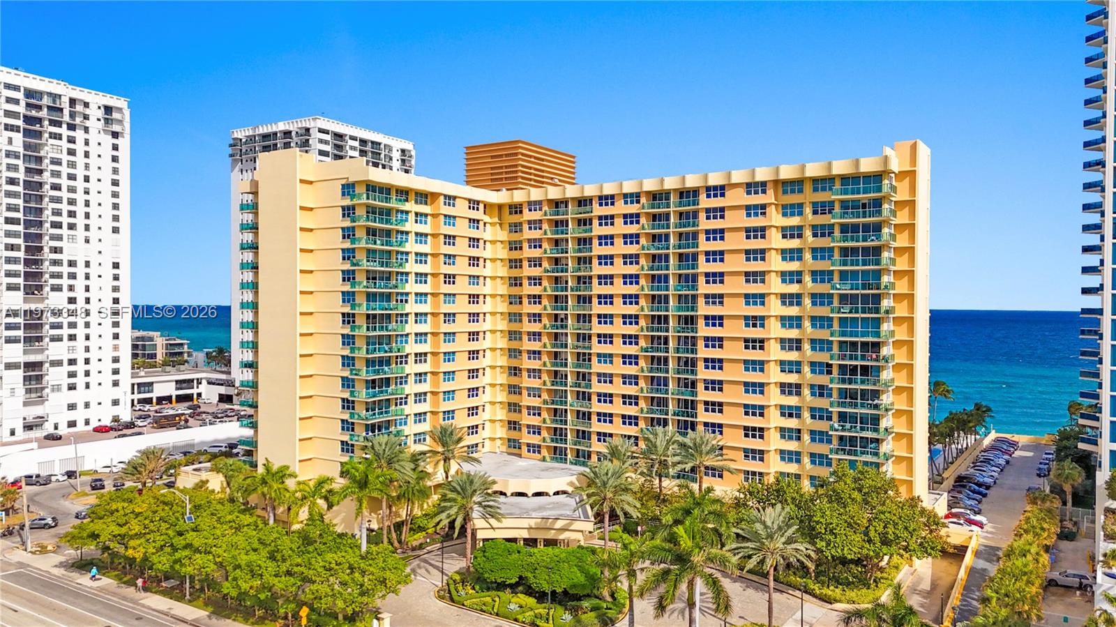 WAVE CONDO - Residential
