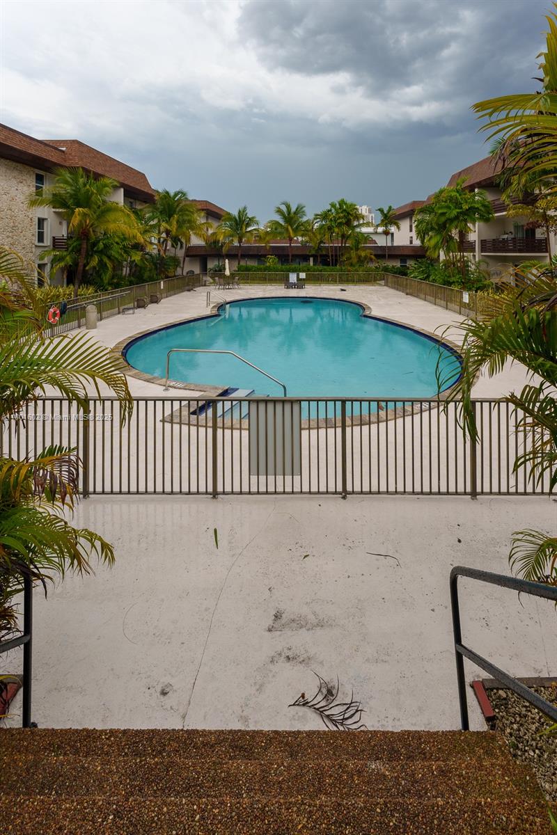 DADELAND CAPRI CONDO - Residential