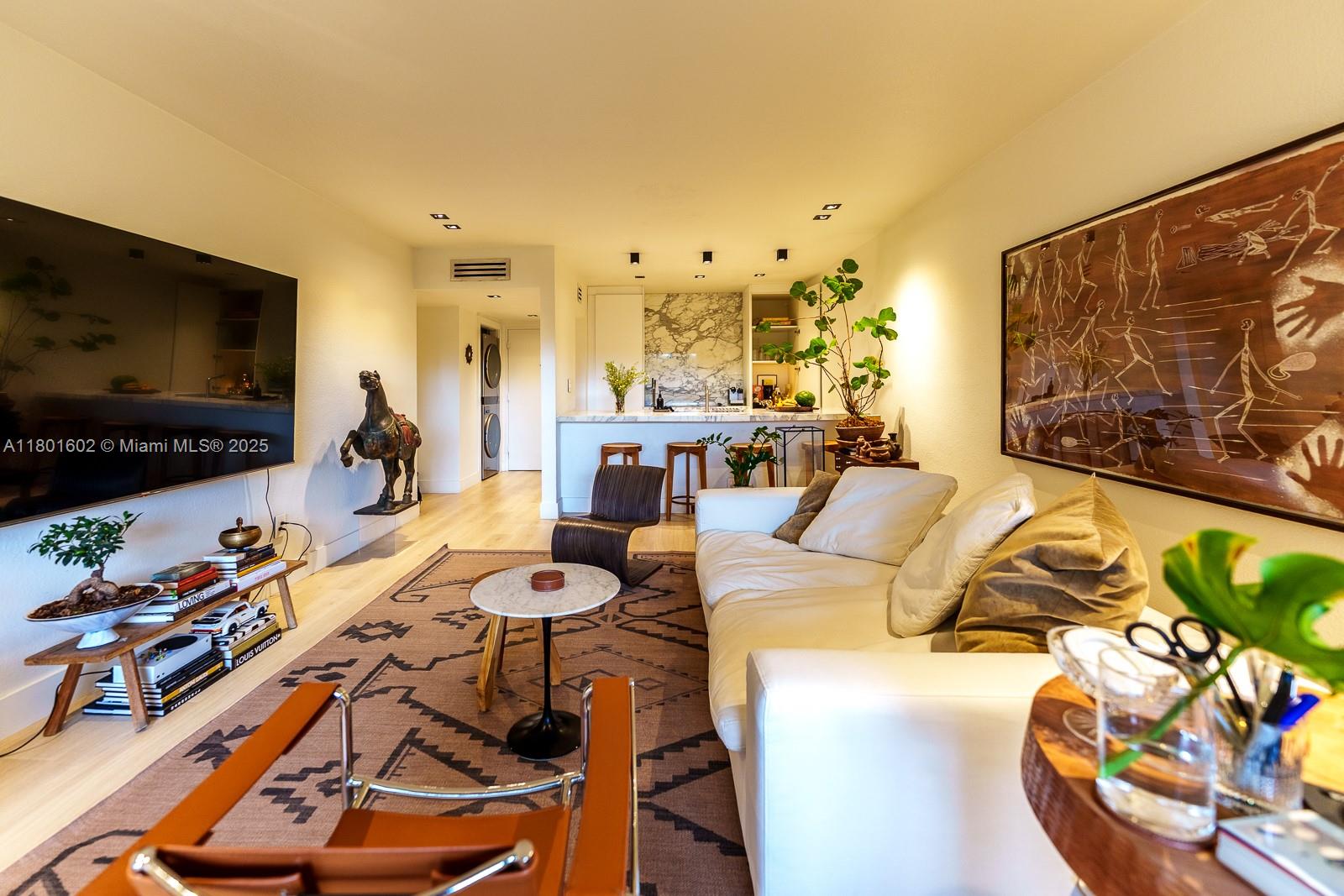 DADELAND CAPRI CONDO - Residential