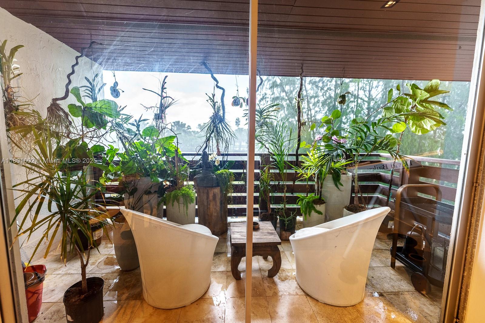 DADELAND CAPRI CONDO - Residential
