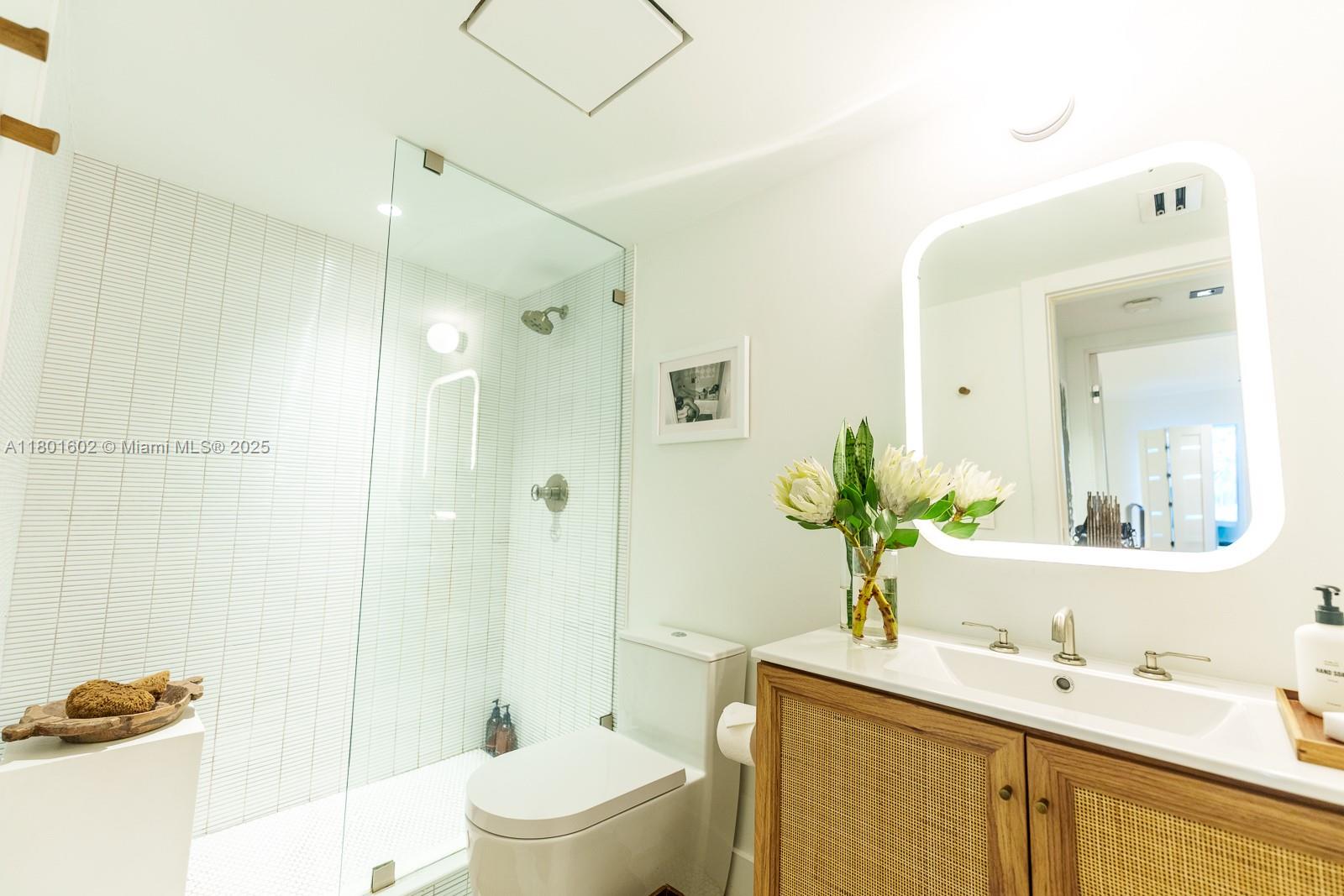 DADELAND CAPRI CONDO - Residential