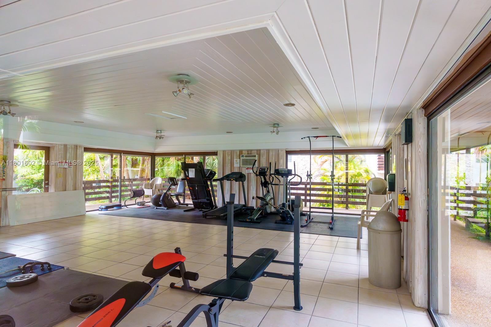DADELAND CAPRI CONDO - Residential
