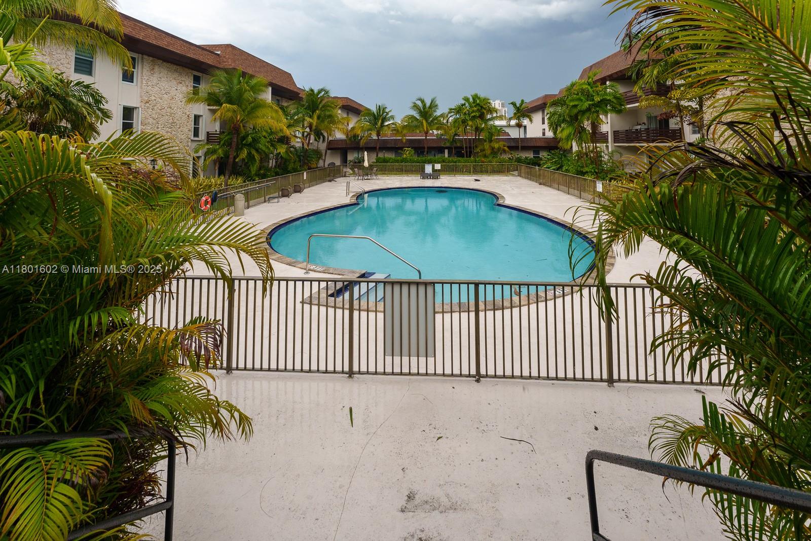 DADELAND CAPRI CONDO - Residential