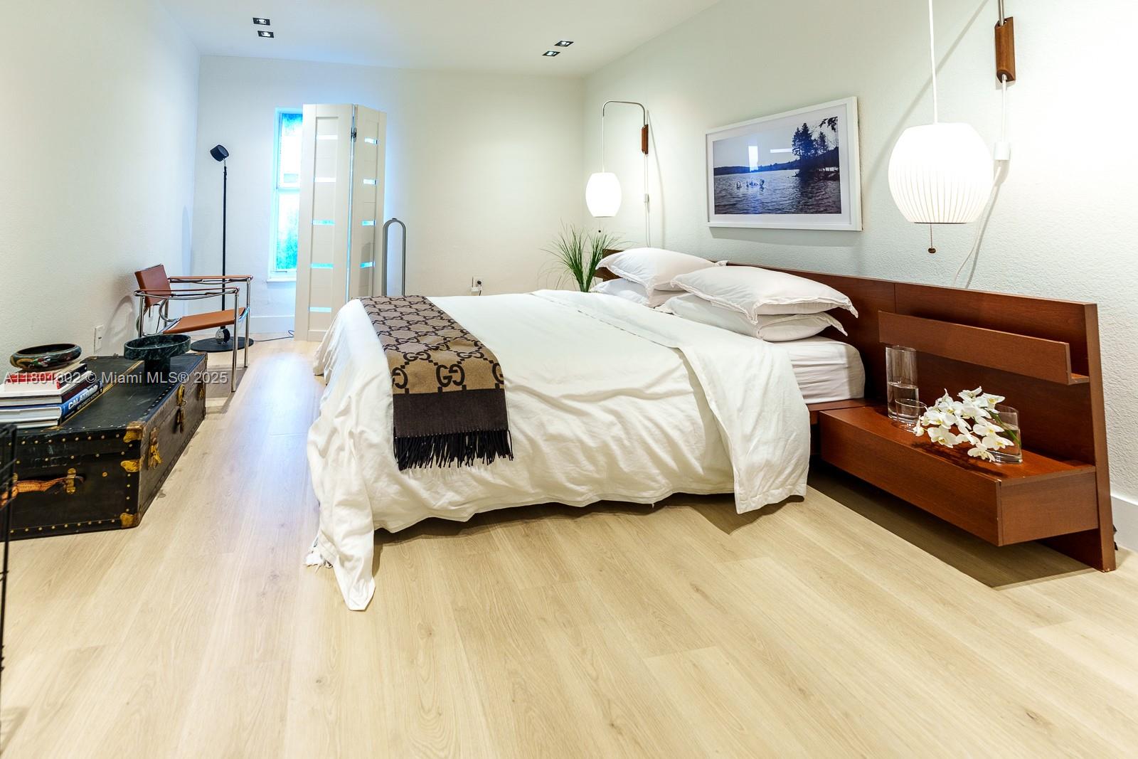 DADELAND CAPRI CONDO - Residential