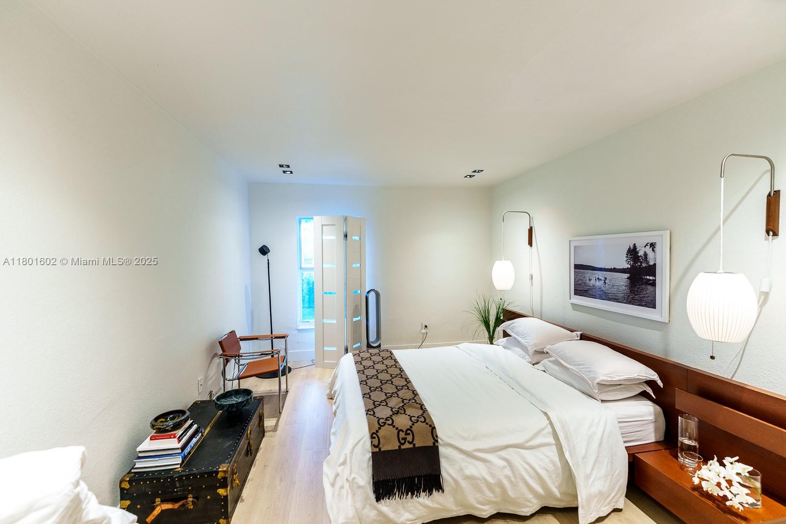 DADELAND CAPRI CONDO - Residential