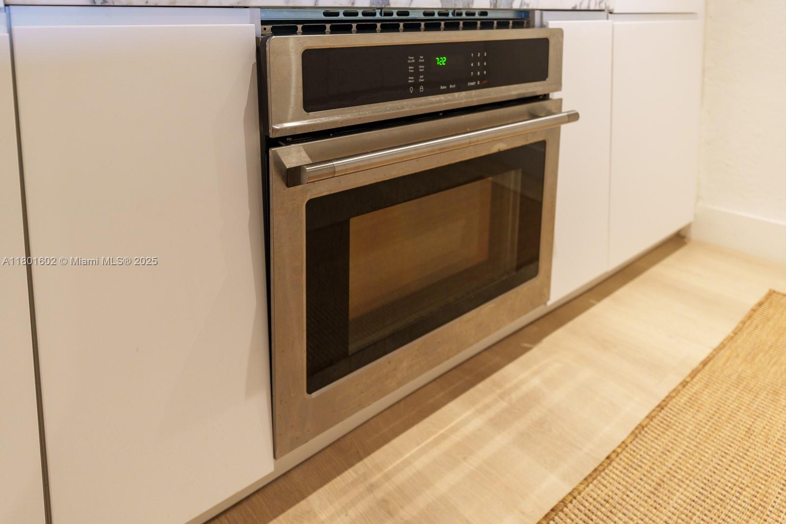 DADELAND CAPRI CONDO - Residential