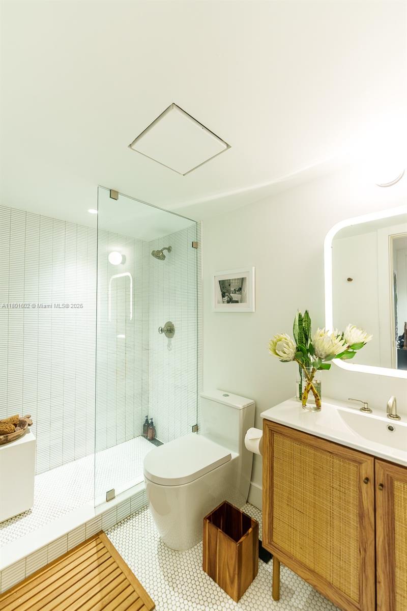 DADELAND CAPRI CONDO - Residential