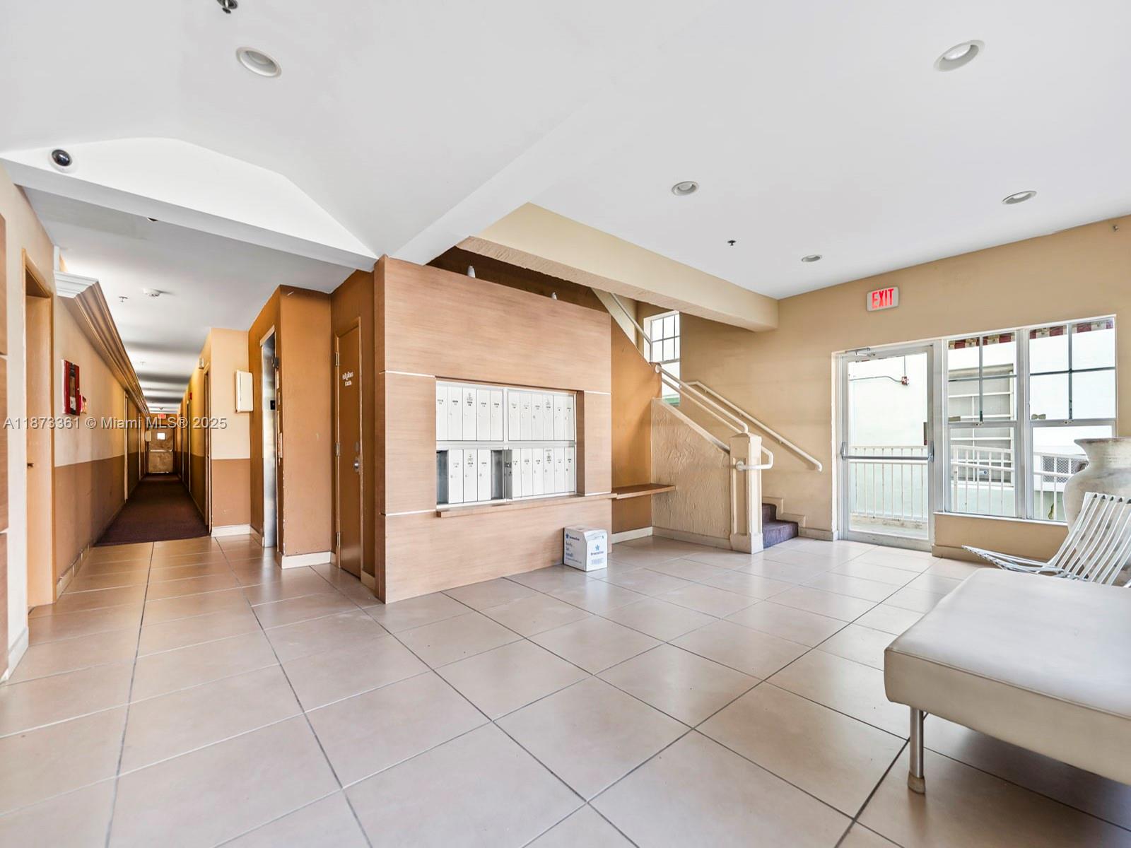 DORANN CONDO - Residential