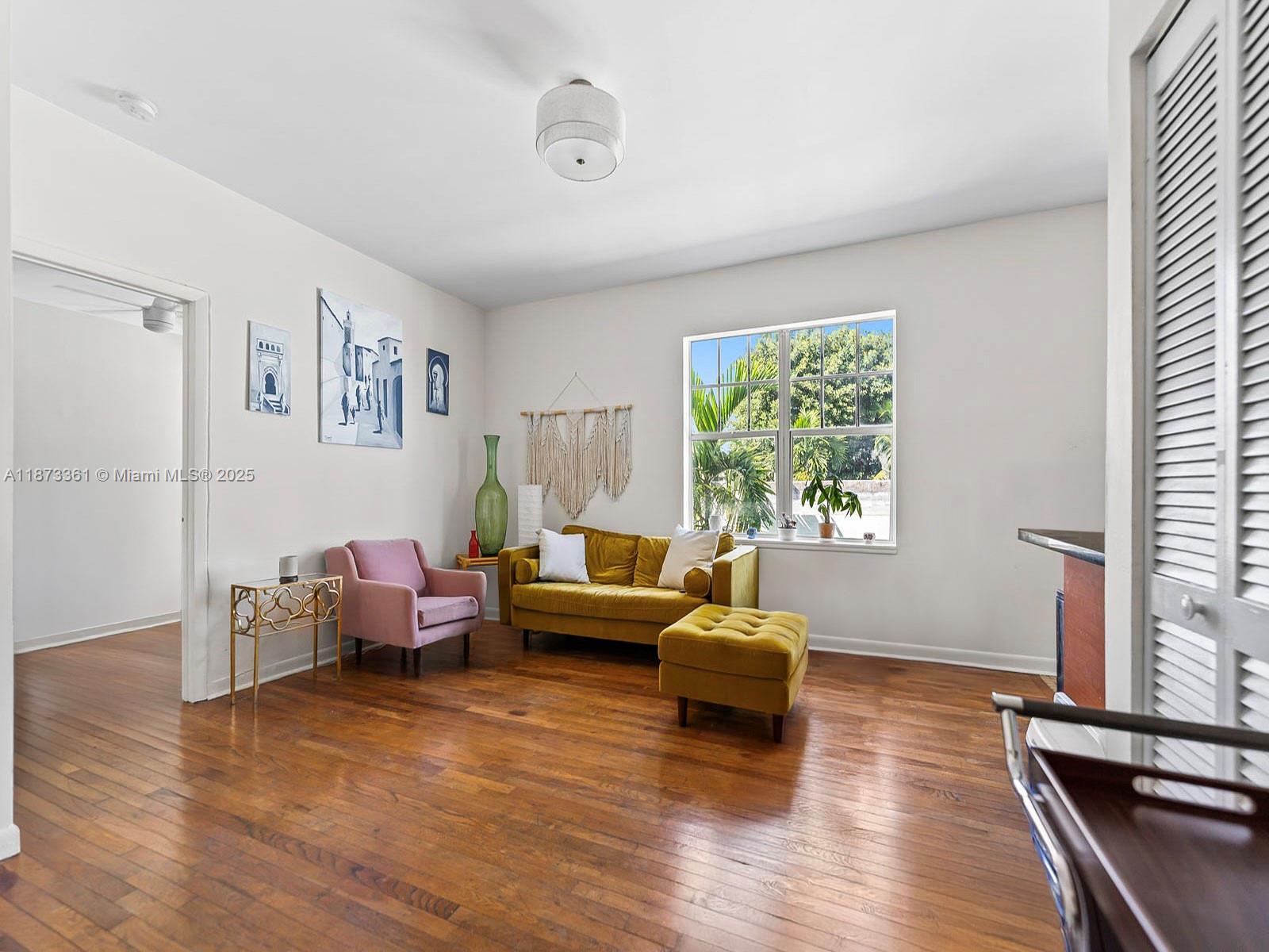 DORANN CONDO - Residential