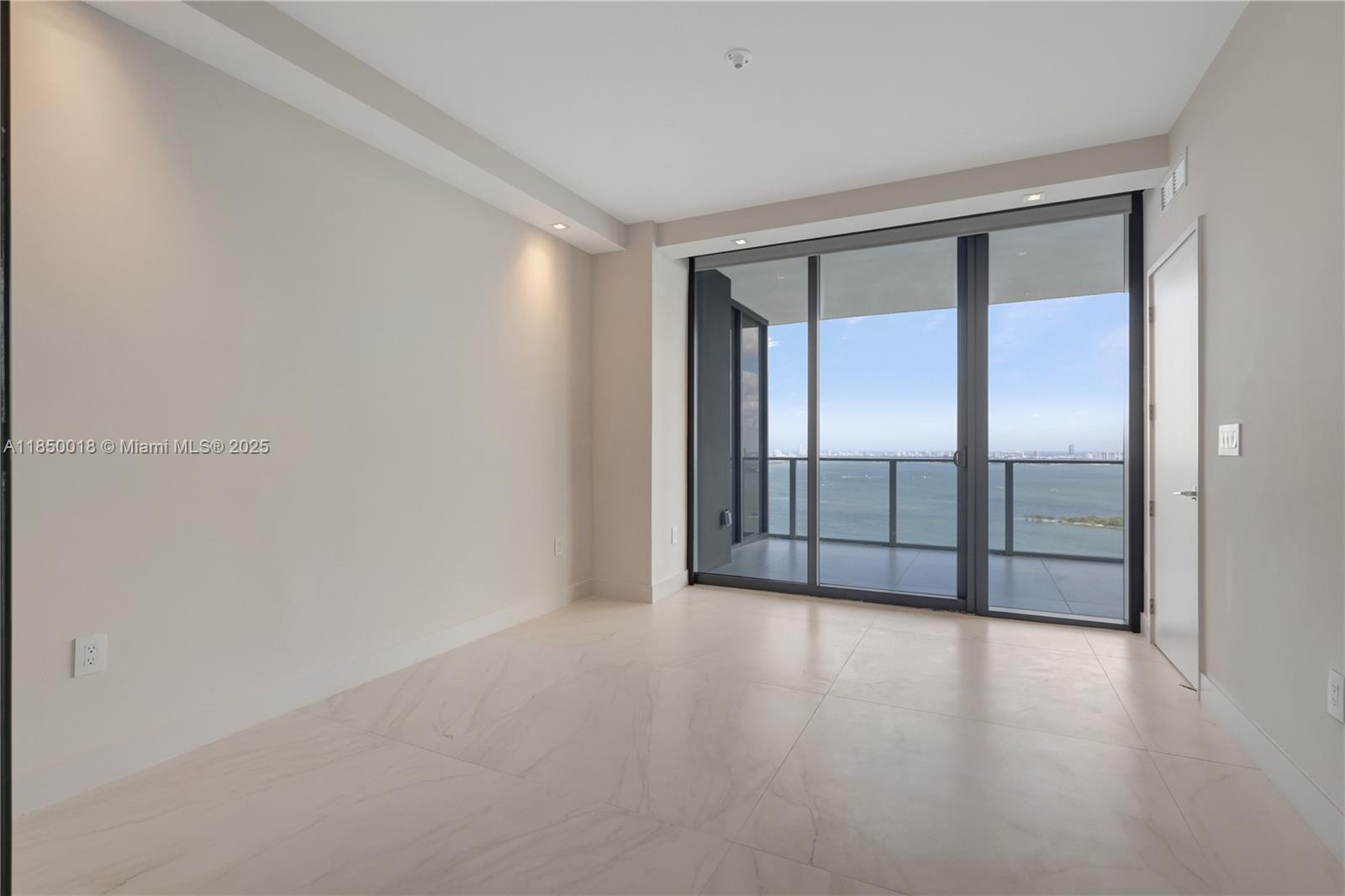 ARIA RESERVE - Residential