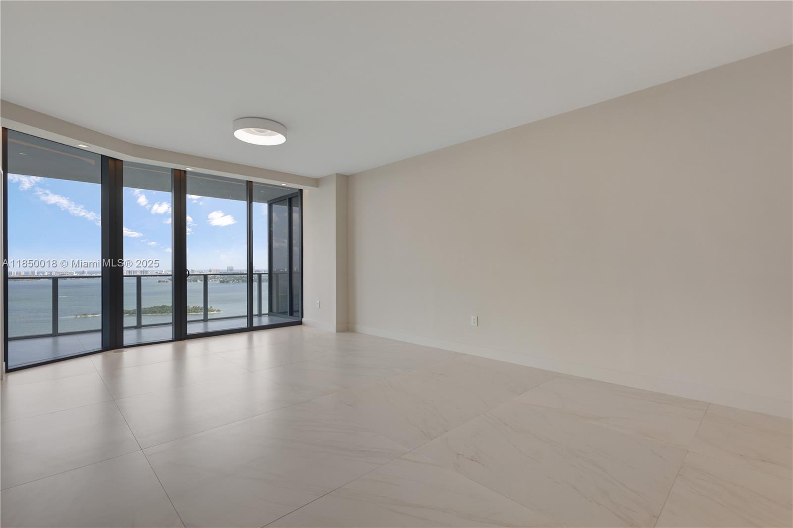 ARIA RESERVE - Residential