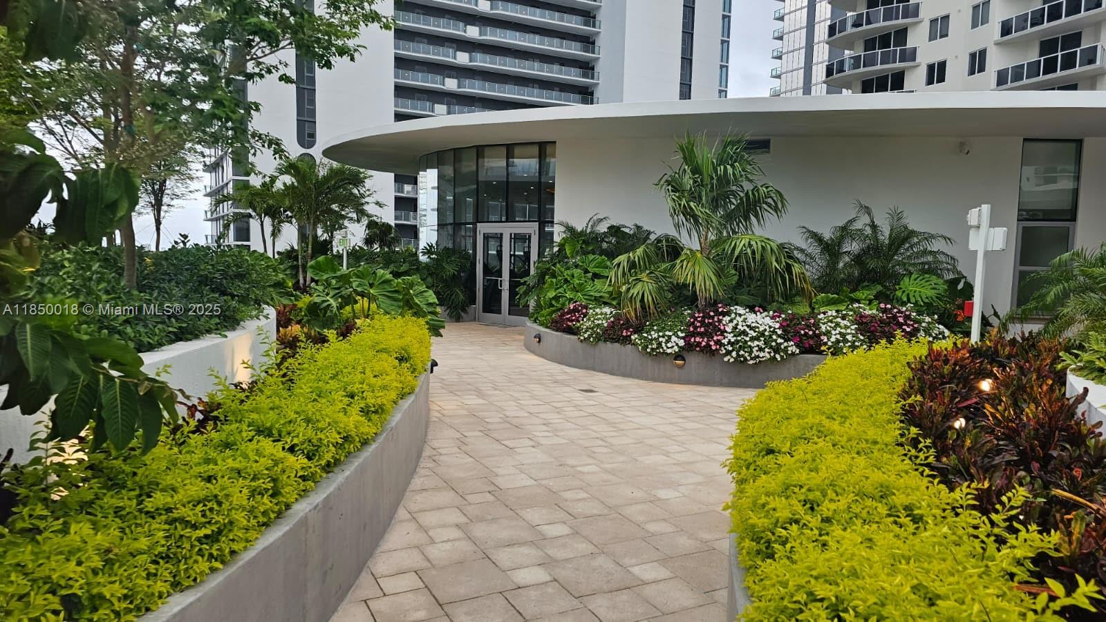 ARIA RESERVE - Residential